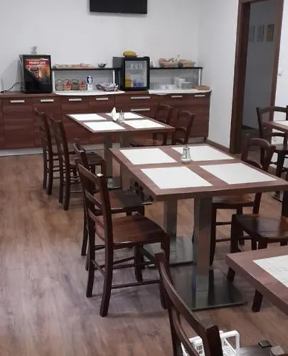 住宿加早餐酒店 Riva 3*